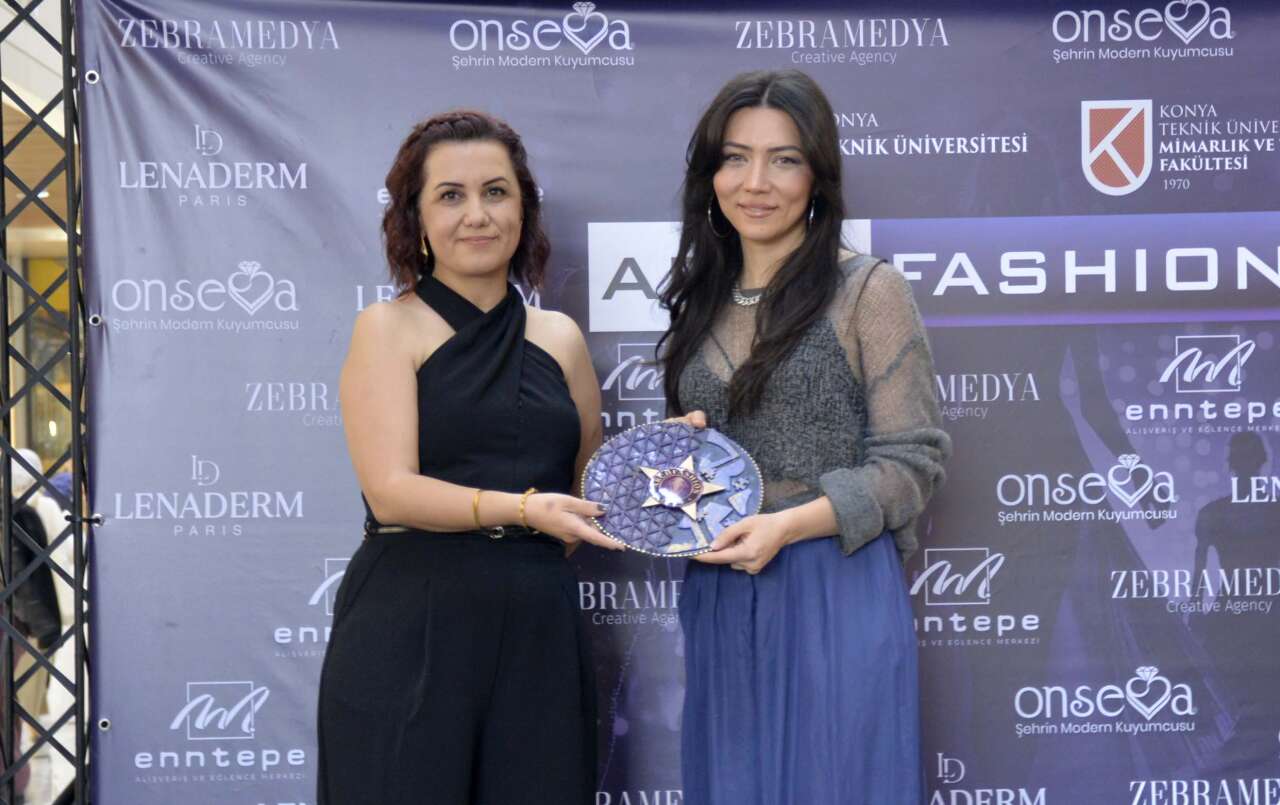 Konya’da genç mimarlar bina değil, elbise dikti 8